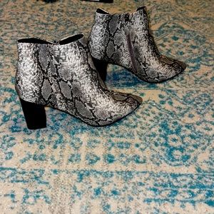 14th & Union Faux Snake-skinned boots, Women’s Size 13M - Men’s 11.5